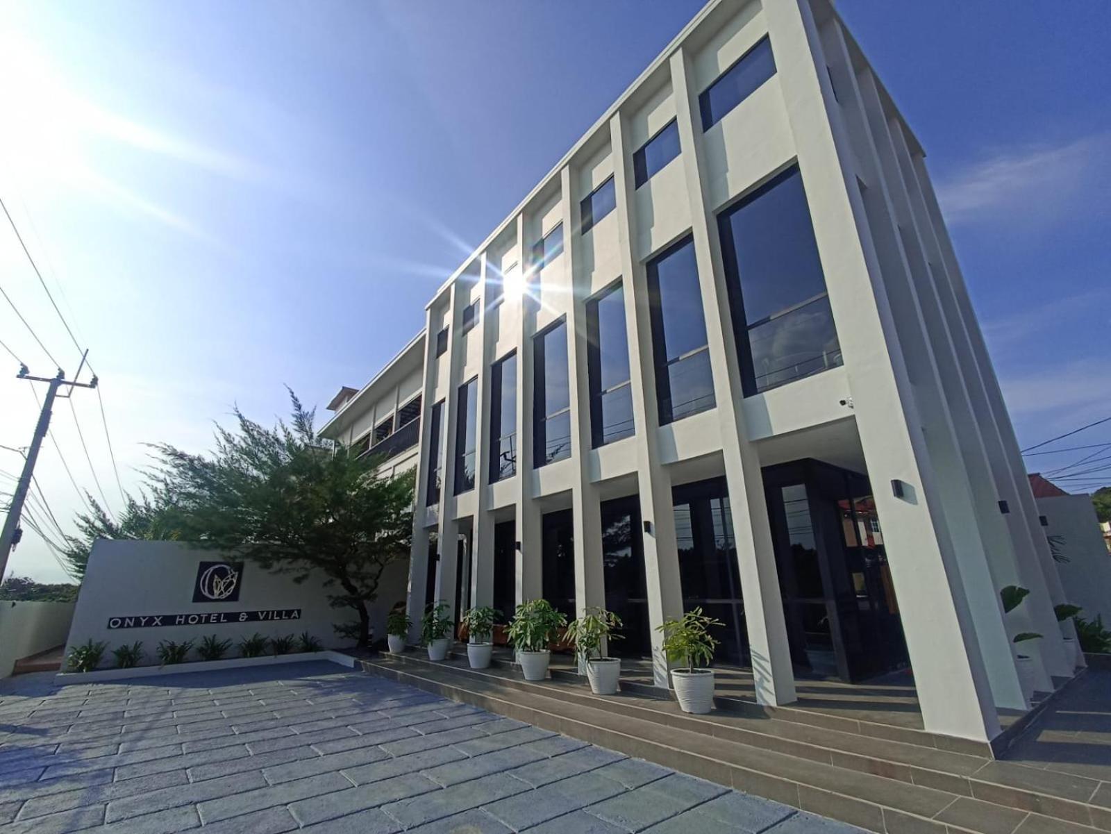 Onyx Hotel & Villa Tanjunguban المظهر الخارجي الصورة